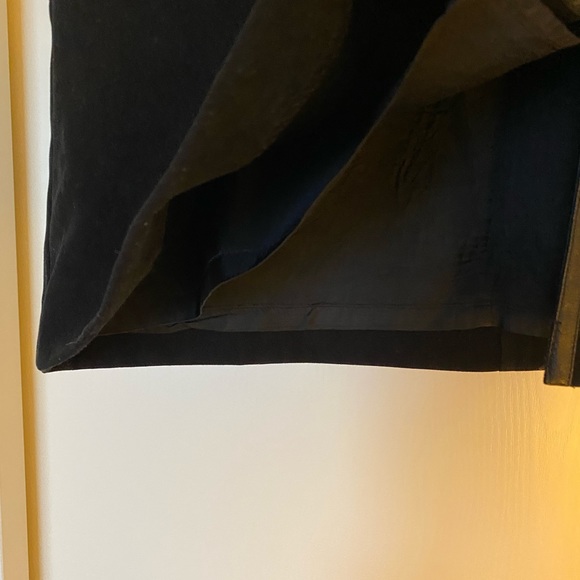 Vintage Black Faux Suede With Leather Trim Skirt by Casual Corner Annex. SZ 12 - Picture 7 of 8
